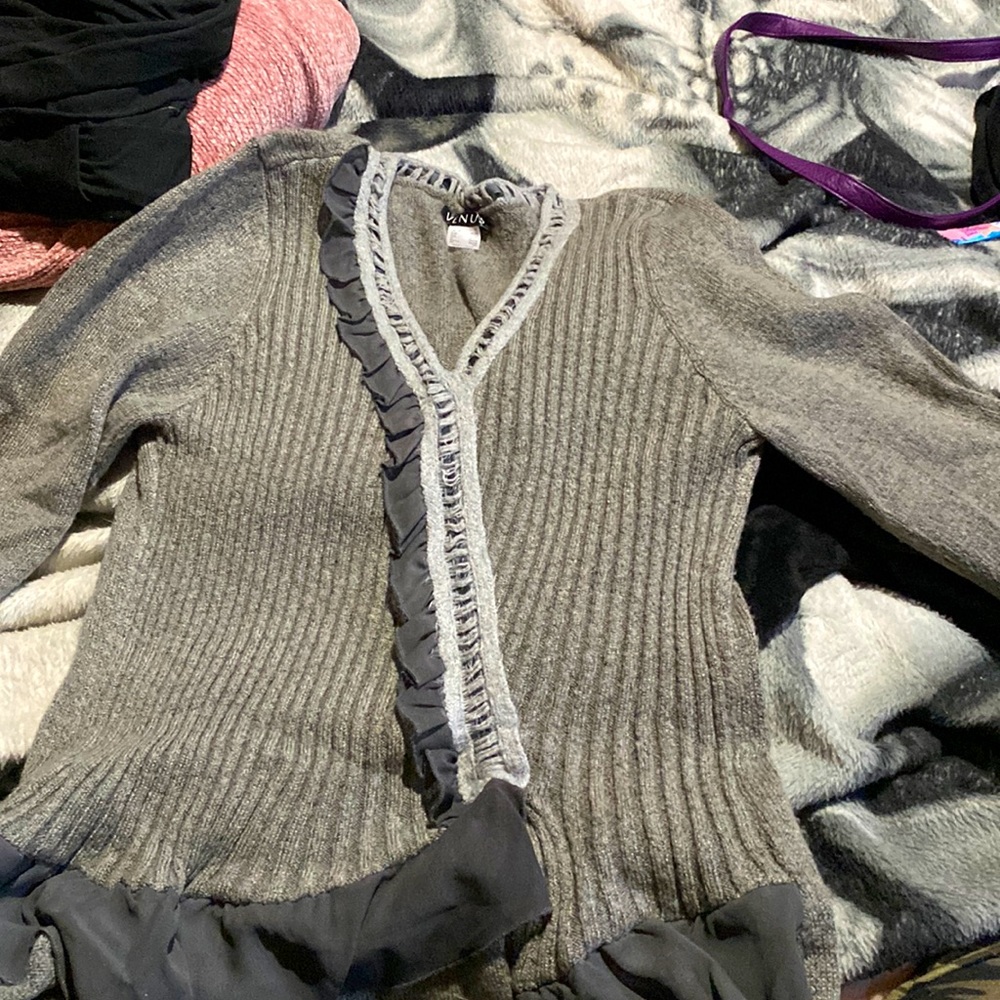 Cute casual grey sweater